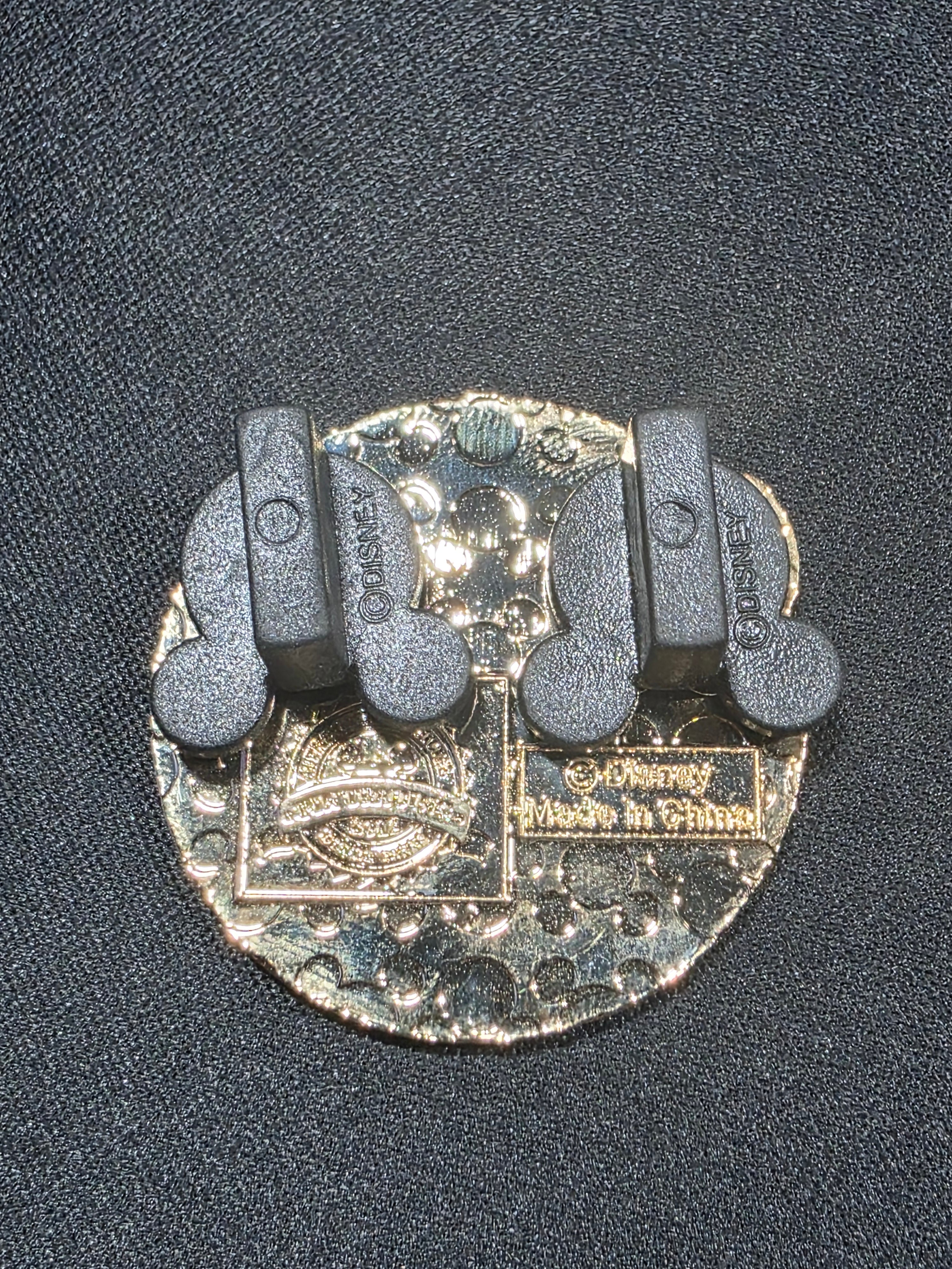 Disney trading pin featuring Baloo and Mowgli from The Jungle Book : Best Friends Mystery Collection